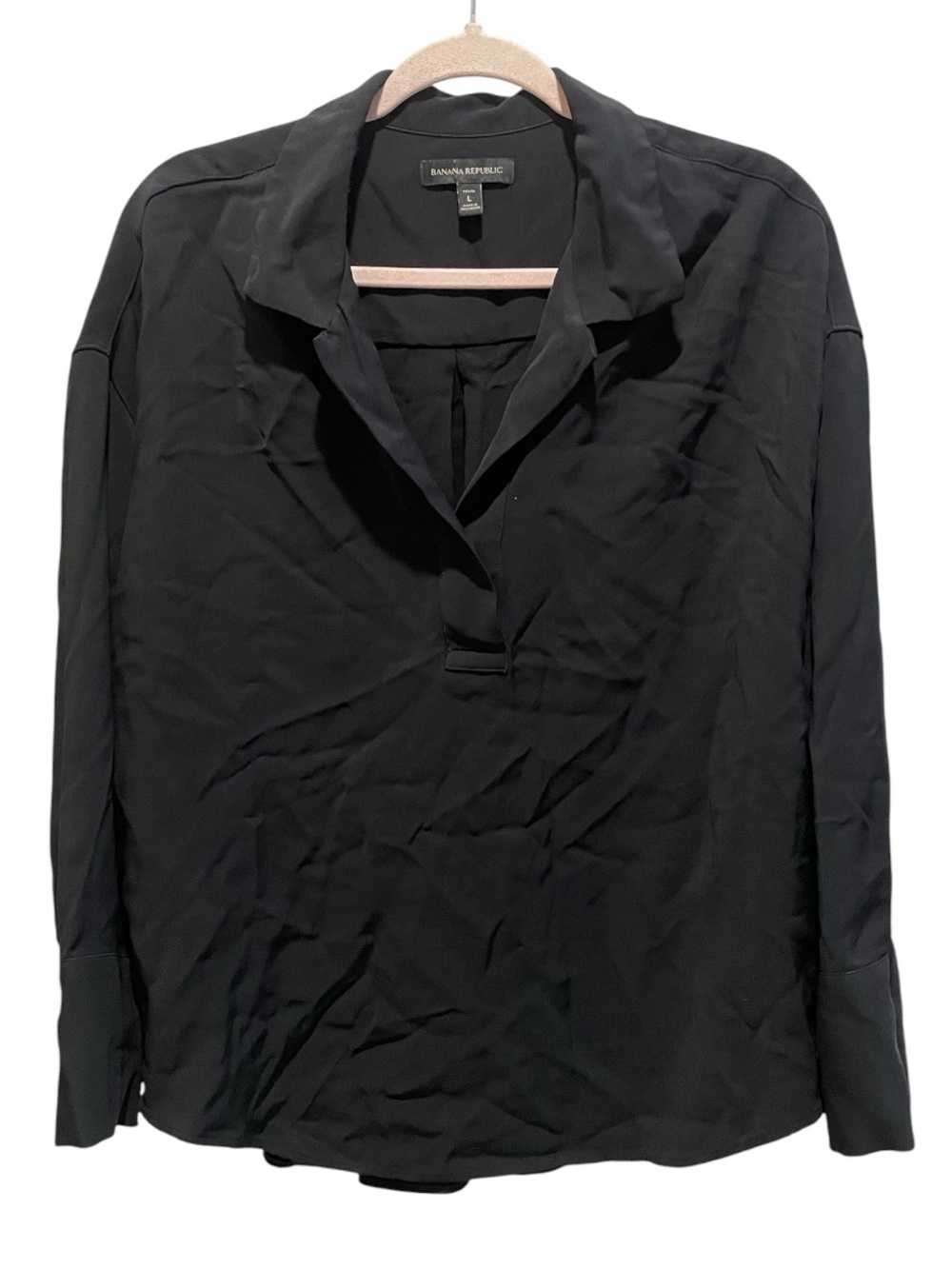 Banana Republic black long-sleeve v-neck blouse. Size L petite.